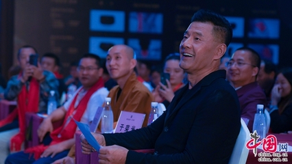 荣光远外发布新品“生命之光”，以石墨烯地暖科技“照耀”健康生活